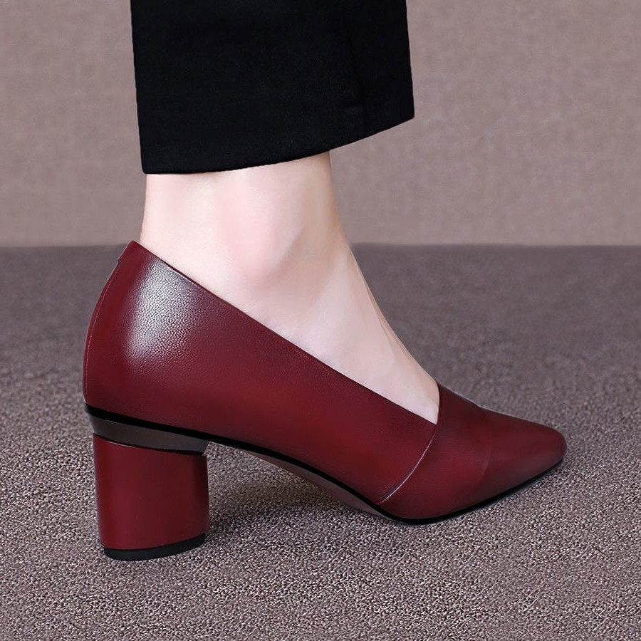 半高跟软皮女鞋2021秋季新款浅口中跟粗跟单鞋女尖头复古民族风高端