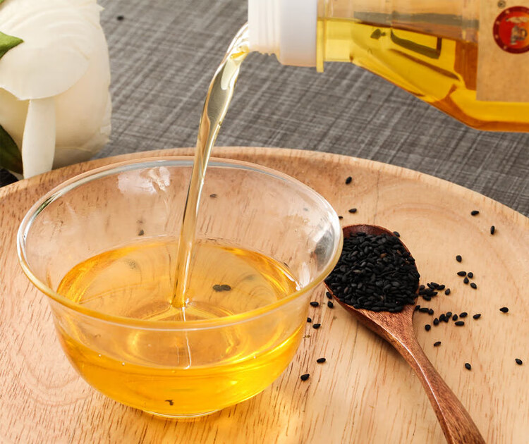 更多参数>>类别:芝麻油货号:c28liu商品毛重:300.