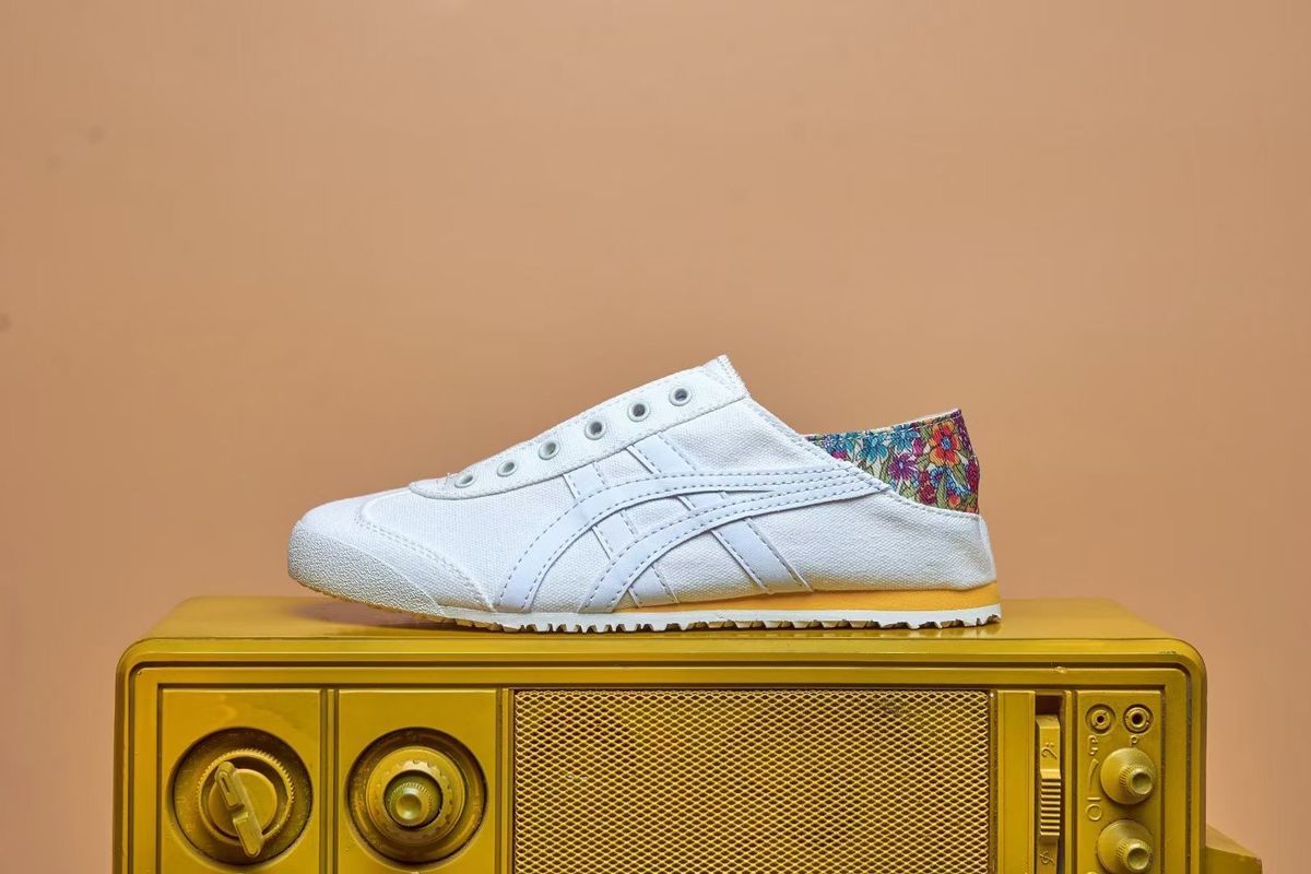 新款夏季鬼tiger冢虎男女帆布鞋一脚蹬mexico66黑金运动休闲板鞋米