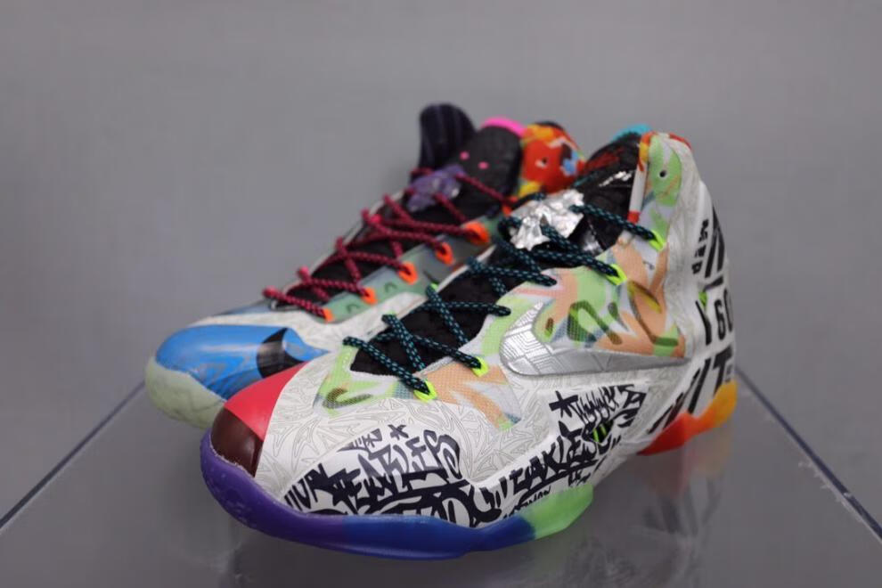 旗舰官方同款 詹姆斯11代篮球鞋全夜光荧光绿鸳鸯涂鸦lebron11耐磨男