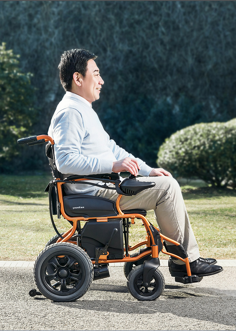 鱼跃yuwell电动轮椅车d130hl折叠老人轻便代步老年残疾人四轮车自动