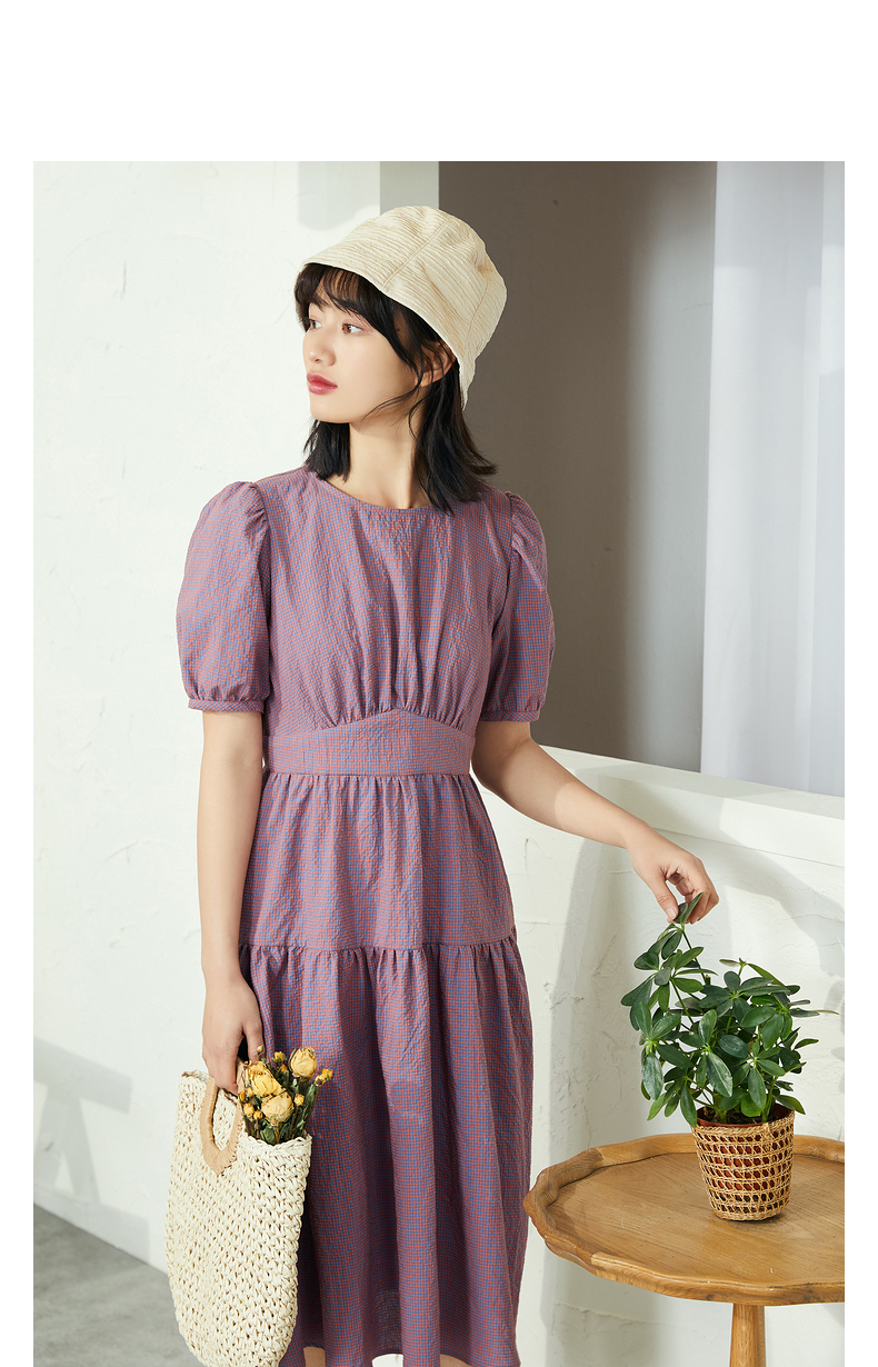 初系列 紫涵2021年夏季新款女士短袖连衣裙泡泡袖圆领长裙显瘦潮 绿格