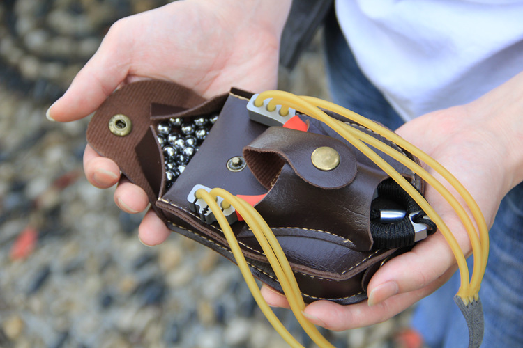 弹弓包 一体式弹弓包钢弹珠包 弓粮包 弹弓吸钢弹珠工具带磁铁钢弹珠