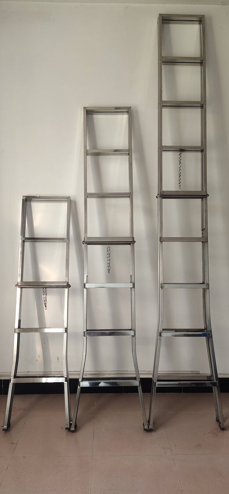 60家用梯不锈钢伸缩人字梯折叠家用梯子工程梯室内楼梯多功能梯三步