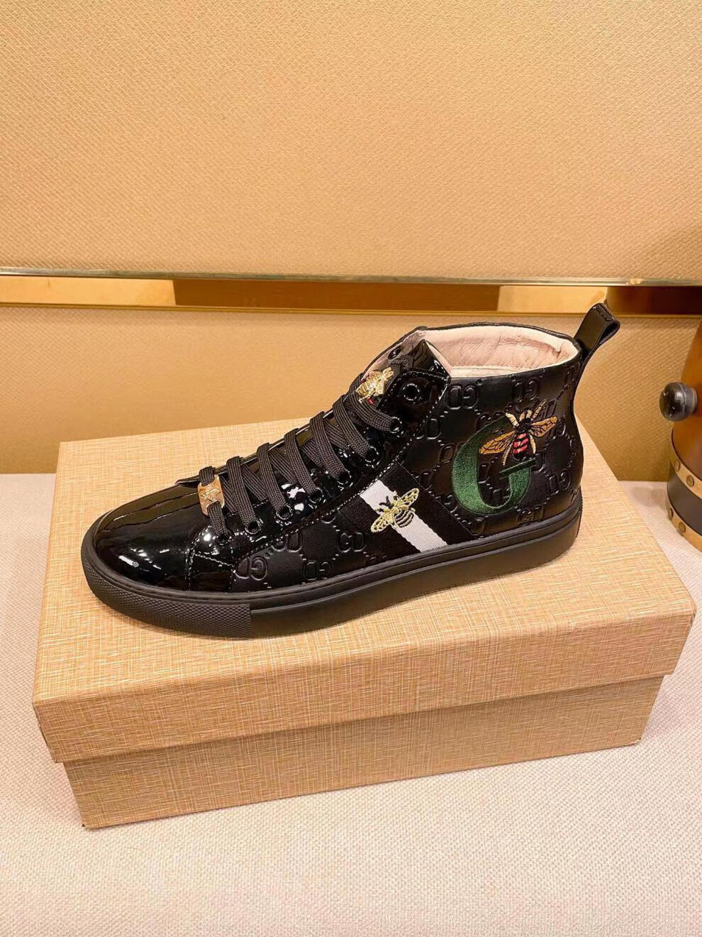 巴巴小蜜蜂2022奢侈品牌酷奇新款秋冬休闲鞋男高帮运动透气平板男鞋子