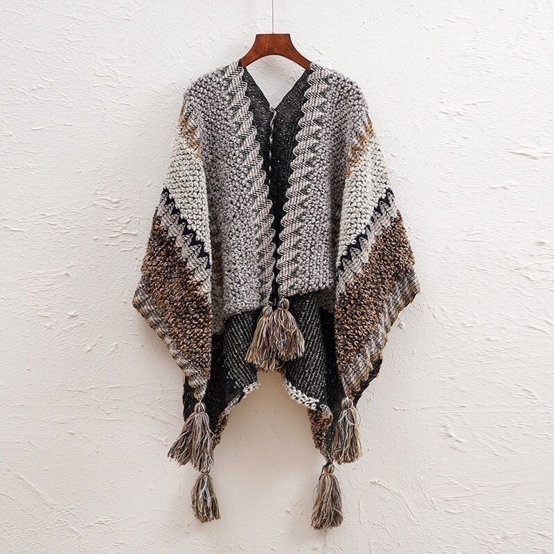靓女街藏式披肩西北民族风旅游穿搭斗篷针织披肩春秋冬围巾女西藏新疆