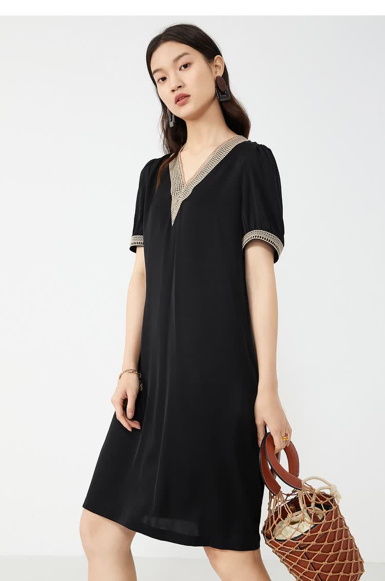 yiner音儿商场同款女装2021夏季新款气质蚕丝简约v领连衣裙 黑色 42