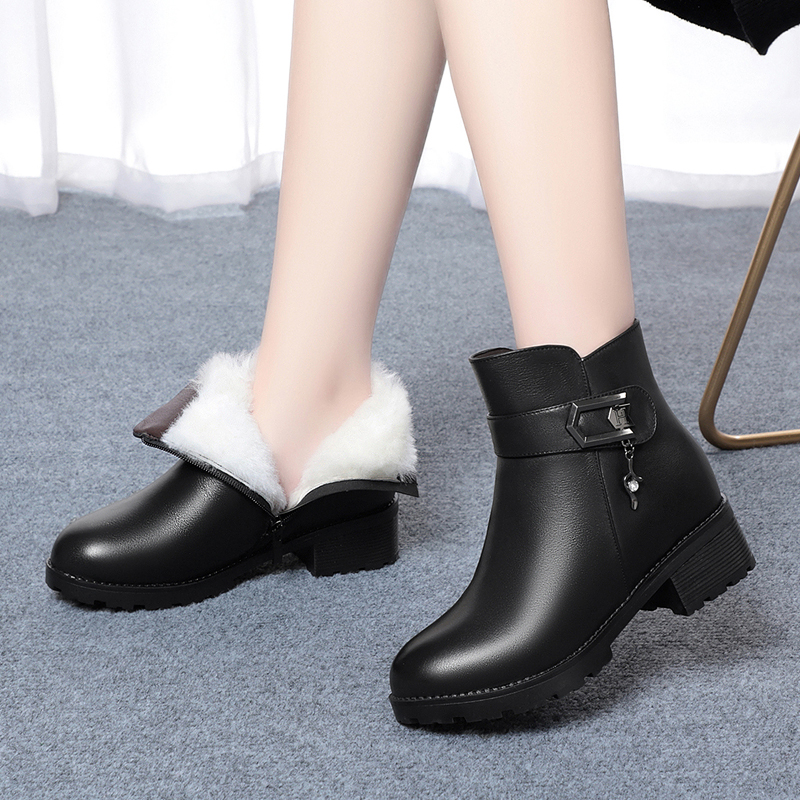 女士棉皮鞋加厚羊毛里加大码女鞋秋冬款妈妈鞋棉鞋加绒厚底粗跟短靴中