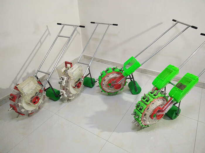 手推式新款玉米花生大黄豆角滚轮播种机精播多功能点播机种植神器双口