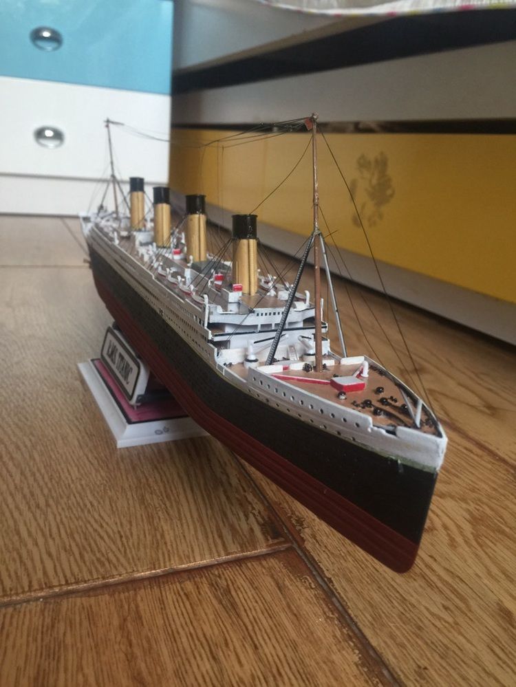 泰坦尼克号模型可下水拼装电动舰船模型1550豪华邮轮泰坦尼克号81301