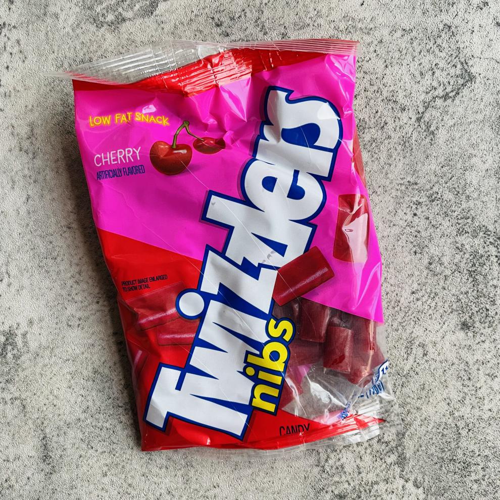 5折美国多滋乐扭扭糖难吃怪味吸管糖美剧零食twizzlerstwistsrainbow