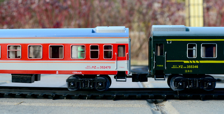 儿童节礼物东风超长仿真电动轨道蒸汽高铁绿皮小火车模型儿童男女孩