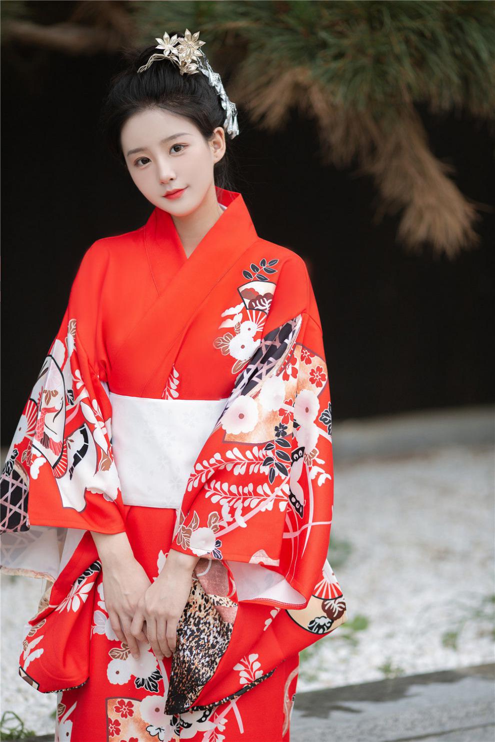 璨玥和服女正装传统改良大气红色日式外景旅拍拍照神明少女写真服装红