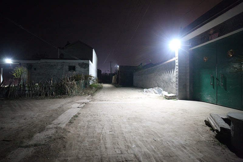 太阳能灯户外亮家用室内外庭院灯新农村乡村大功率100w电灯路灯152