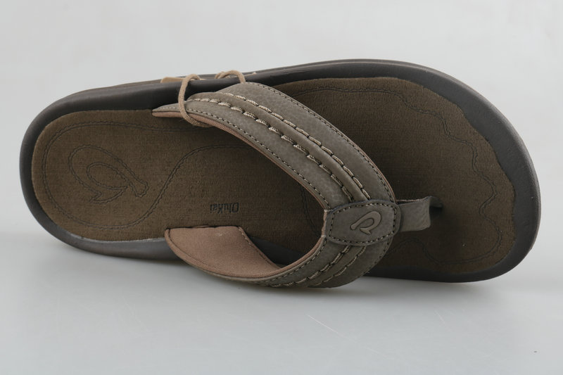 春季适用场景:休闲款式:包头拖鞋风格:可爱风制鞋工艺:注压鞋鞋底材质