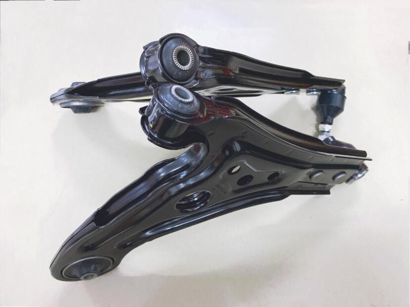 适配于别克老凯越下摆臂 乐风赛欧三角臂前悬挂支架总成下支臂 乐风