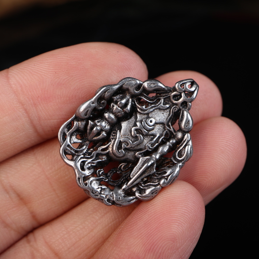 梵隅 藏式天铁托甲忿怒莲师火焰铁蝎随身挂件吊坠民族风手工工艺蝎子