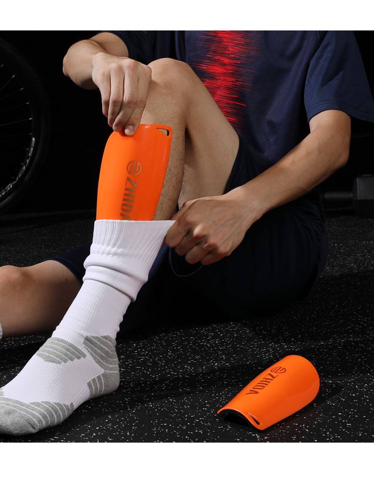 专业足球护板儿童足球护腿板成人护胫插板儿童学生男童足球比赛防撞护