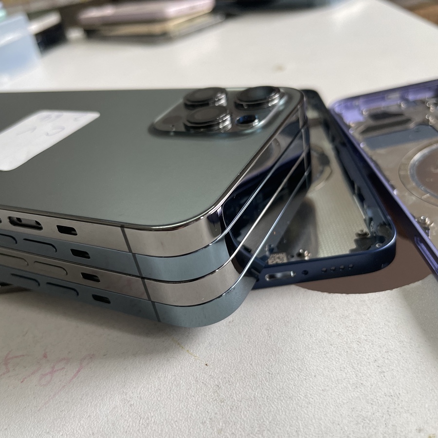 适用iphone12后盖玻璃苹果13promax后壳原装拆机12pm中框总成边框 13p