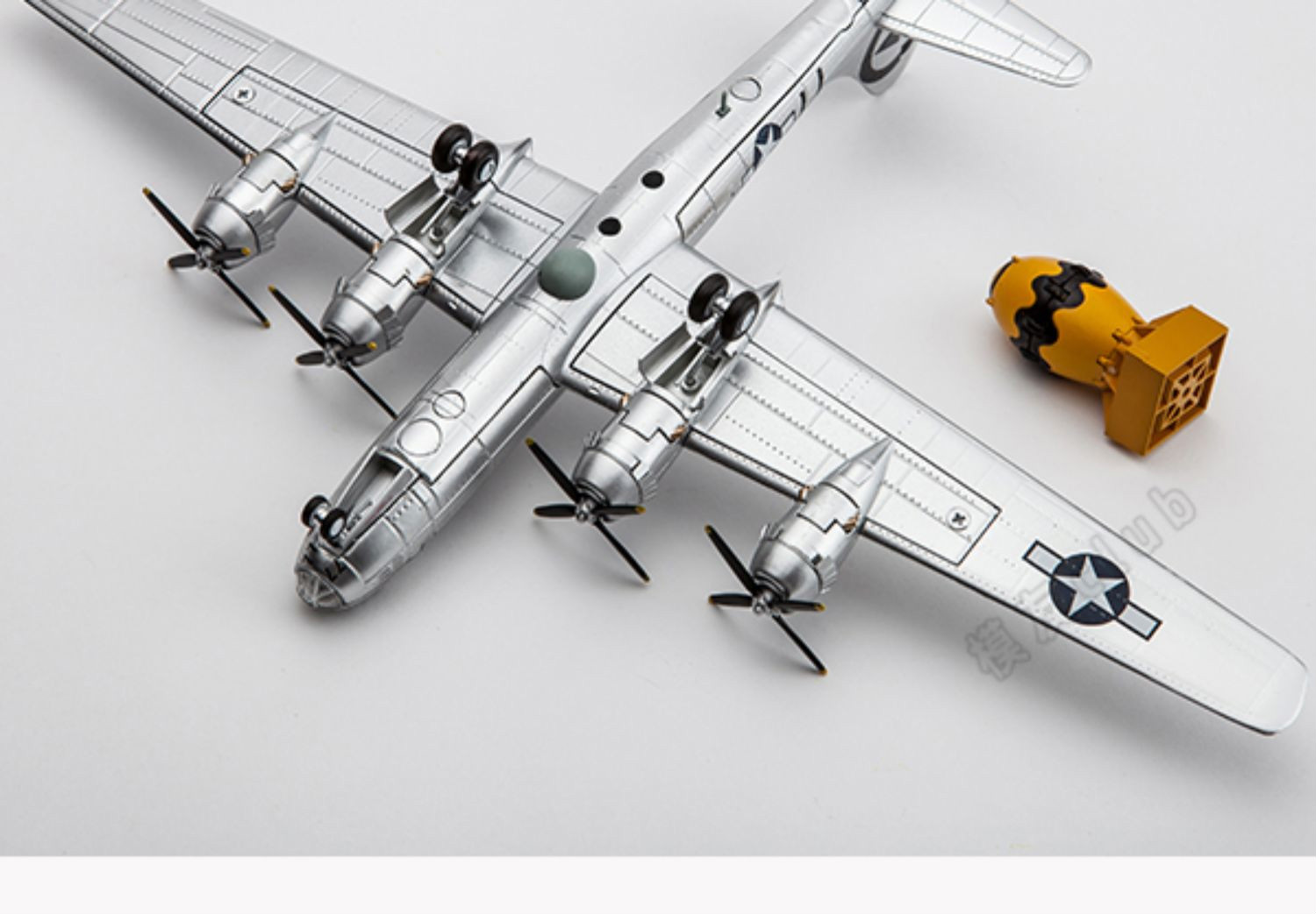 1:144二战飞机模型b29轰炸机仿真美国重型歼击机空中堡垒航模 银色