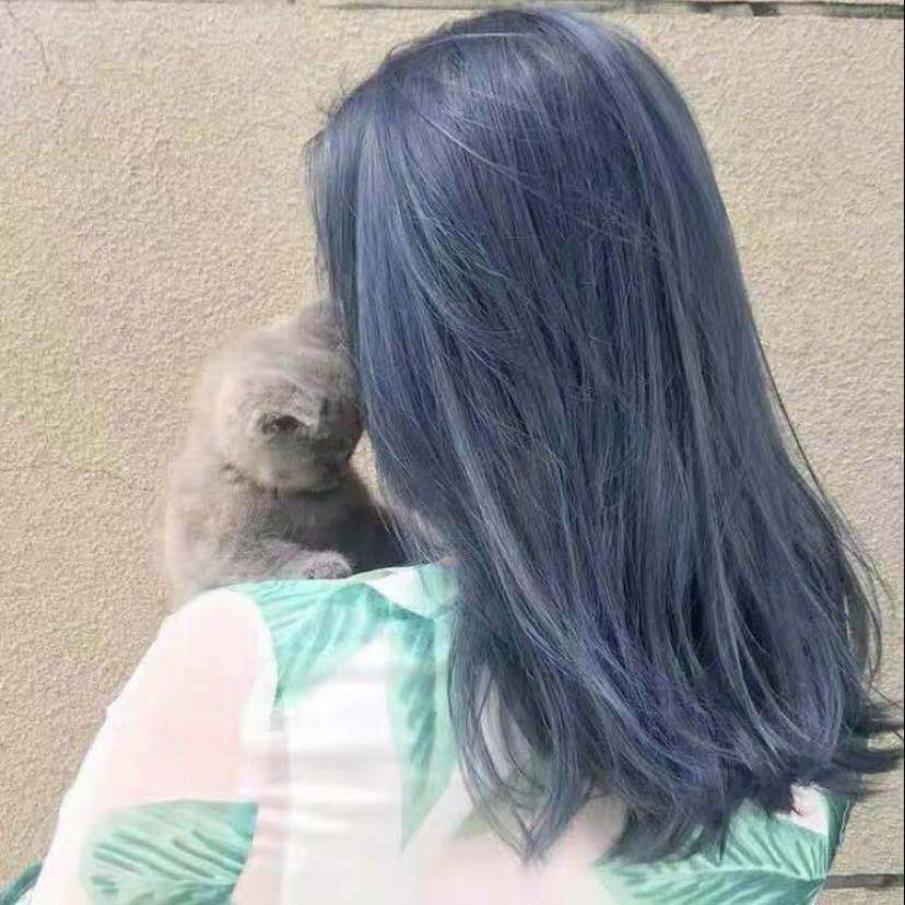 网红2022流行雾蓝黑色潮色染发剂非深海蓝灰色鸢尾蓝染发膏 鸢尾蓝