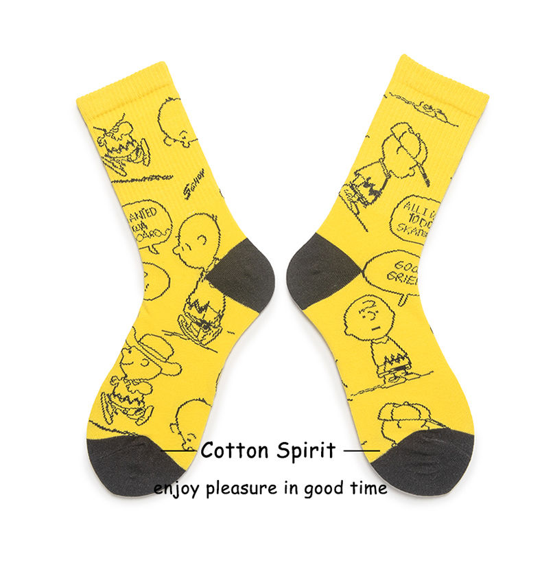 男黑色袜子男学生韩版中筒袜日系卡通情侣长筒袜子女黄色史努比一双装