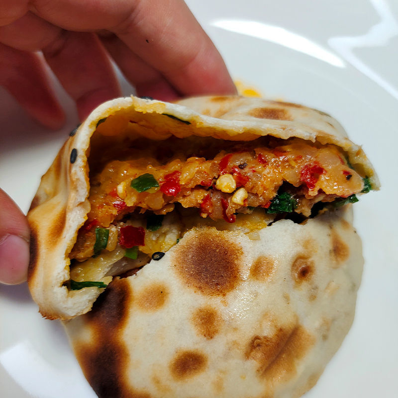 衢州常山烤饼梅干菜肉饼豆腐萝卜丝山药灌汤手工烧饼炭烧薄大微辣鲜肉