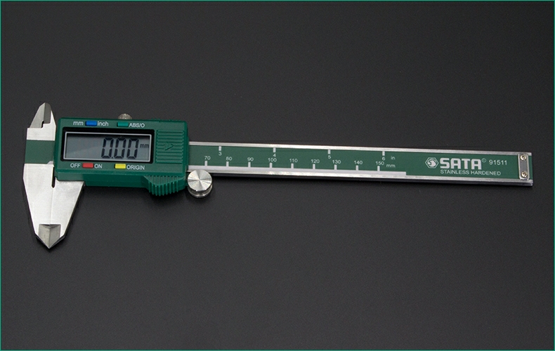 世达游标卡尺数显标卡尺不锈钢卡尺高精度电子数显卡尺