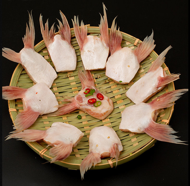 巴沙鱼鳍新鲜冷冻鮰鱼刺翅鮰鱼鳍回鱼下巴巴沙家庭装买5斤1斤实发6斤