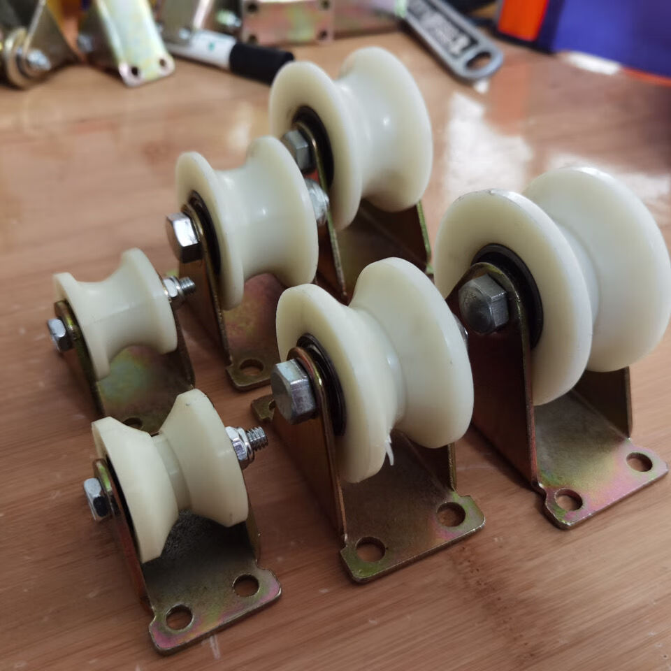 尼龙滑轮v型u型角铁轨道钢丝绳移门滑轮镀锌支架不上锈12寸v型滑轮轮