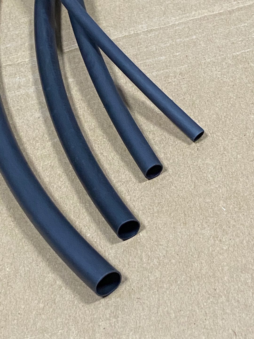 viton耐油氟橡胶热缩管耐高温柔软汽车专用200度汽车线束绝缘套管