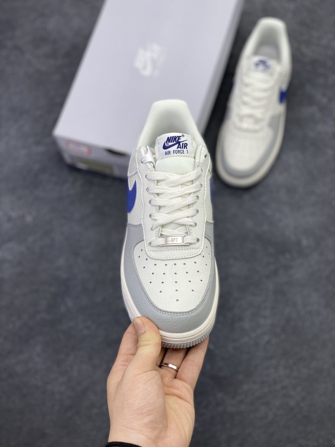 耐克(nike)男女款情侣aj小巴黎雾霾蓝空军一号运动休闲滑板鞋低帮潮