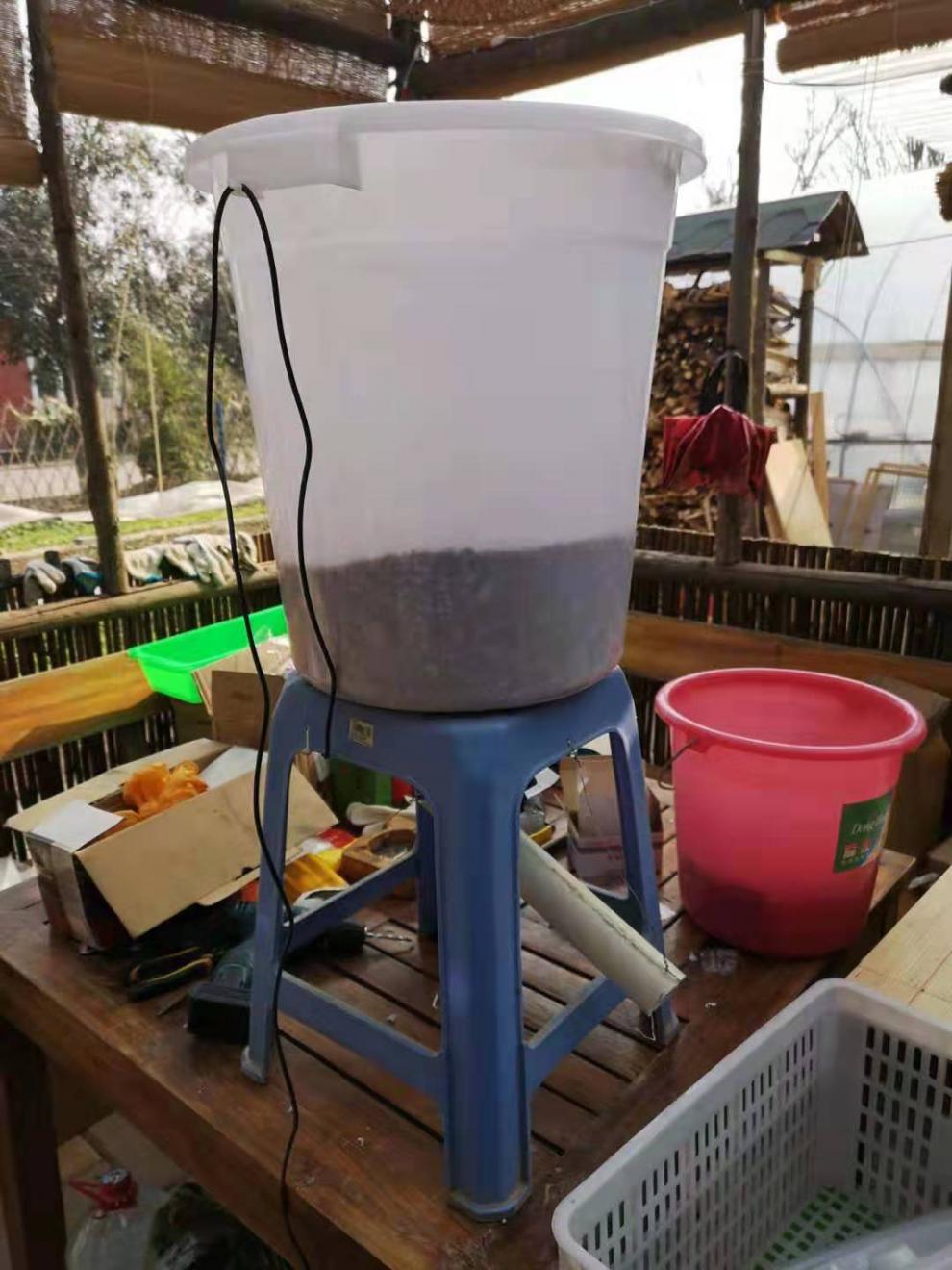 鸡鸭鹅全自动喂料机定时定量用品用具饲料喂食器远程猫狗兔子鱼实惠版