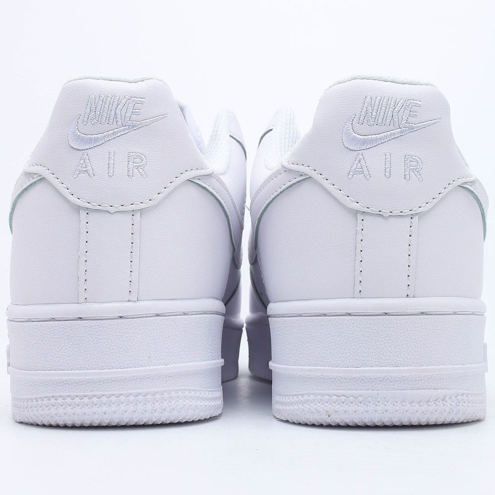 风内里材质:二层猪皮流行元素:车缝线上市时间:2022年夏季鞋头款式