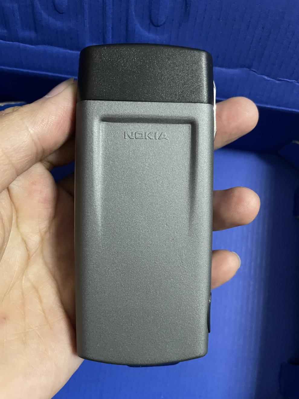 nokia诺基亚8850经典怀旧收藏古董装逼尊贵下滑盖手机金色配1电1充