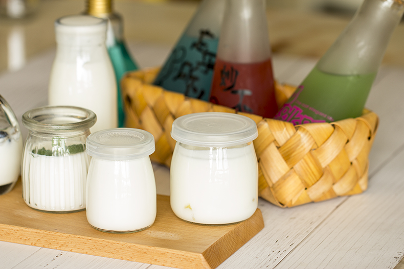 酸奶瓶玻璃有盖4只装酸奶瓶100ml带盖玻璃瓶果冻杯子家用布丁杯饮料ys