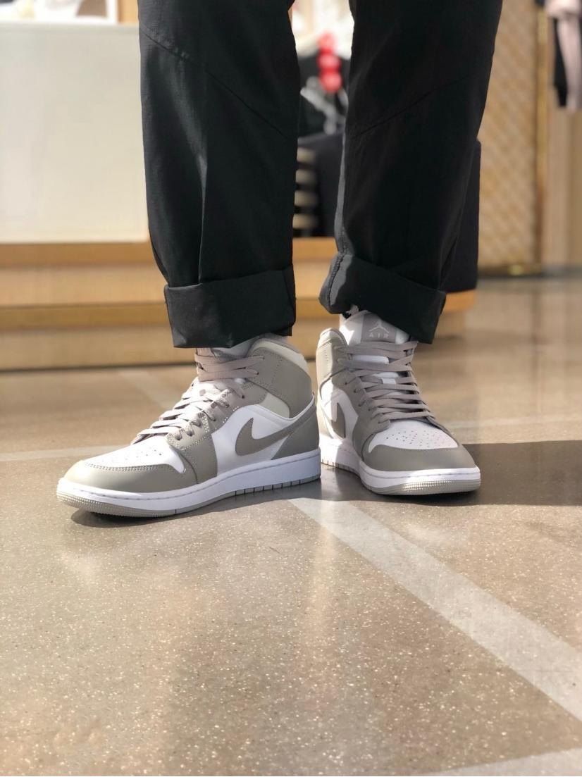 【官方自营旗舰店】高帮烟灰男女同款运动鞋aj高品质黑白熊猫小扣碎