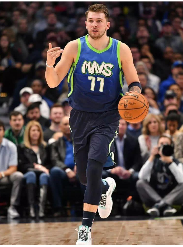 支持国产鸿星尔克/东契奇球衣城市版独行侠77号东契奇球衣城市版儿童