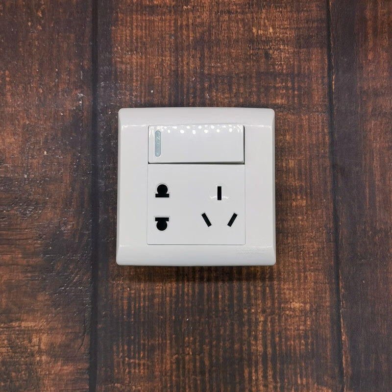 松本开关插座86型新款c9系列隐形螺丝孔电源大跷板双控多孔面板 三位