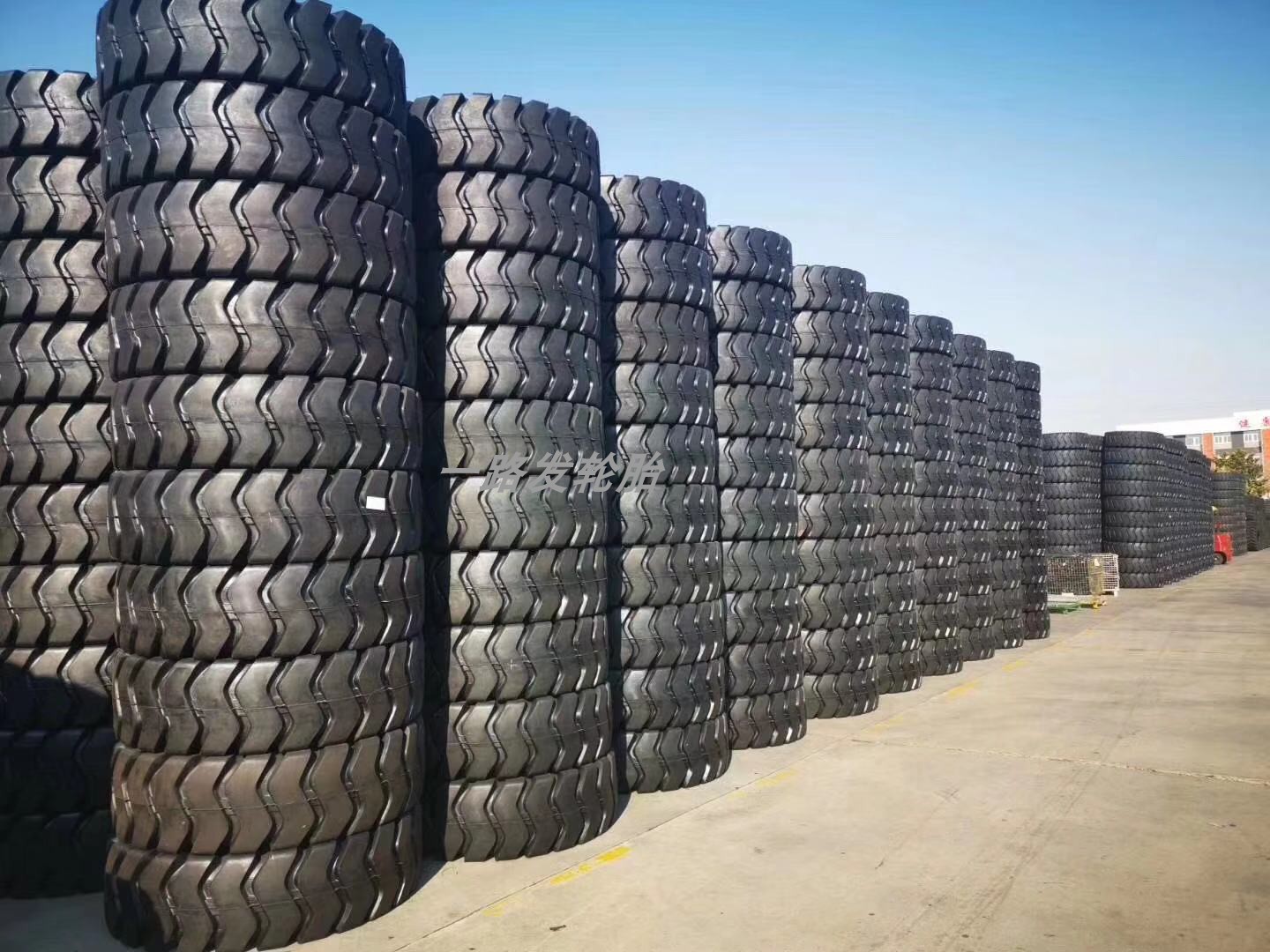 朝阳虎运精品卡车翻斗轮胎900100011001200r20真空矿花12r225sn8606
