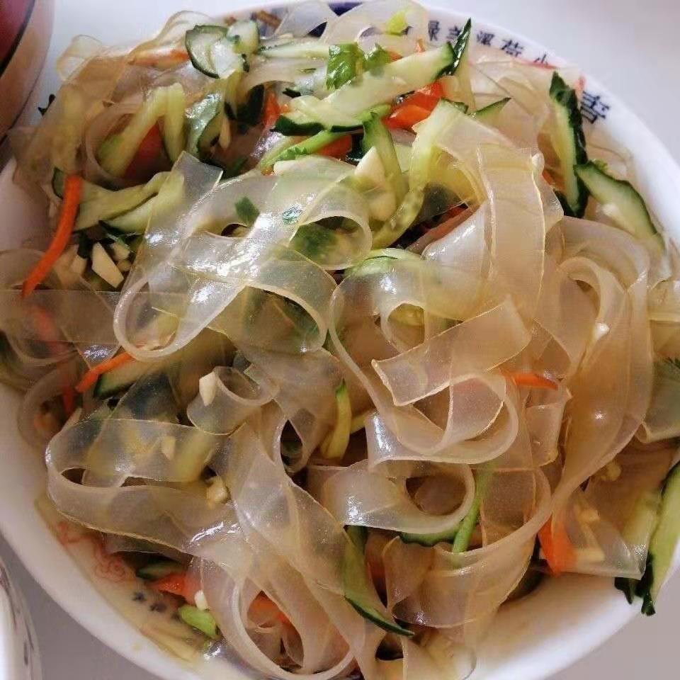 水晶凉皮干货,凉拌菜.简单方便.口感爽脆.
