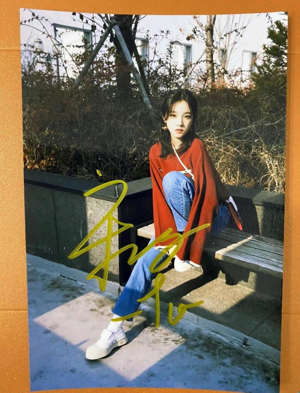 宋雨琦海报宋雨琦亲笔签名照片 非印刷 时尚周边保真亲笔签名朋友生日