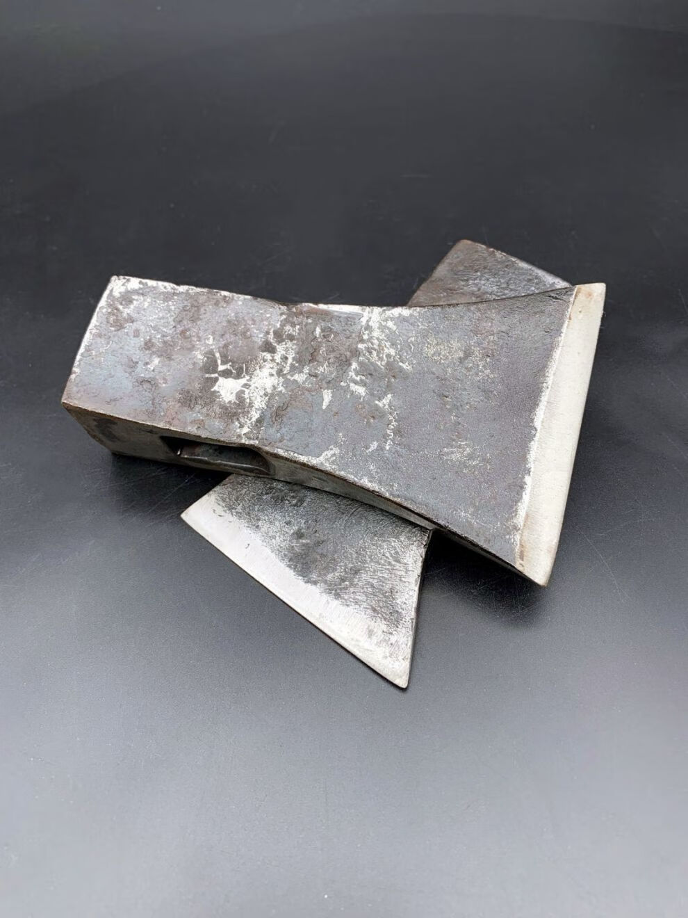 卫亮木工专用边刃斧手工锻打木匠偏斧劈柴树单边斧子户外斧头烤漆东北