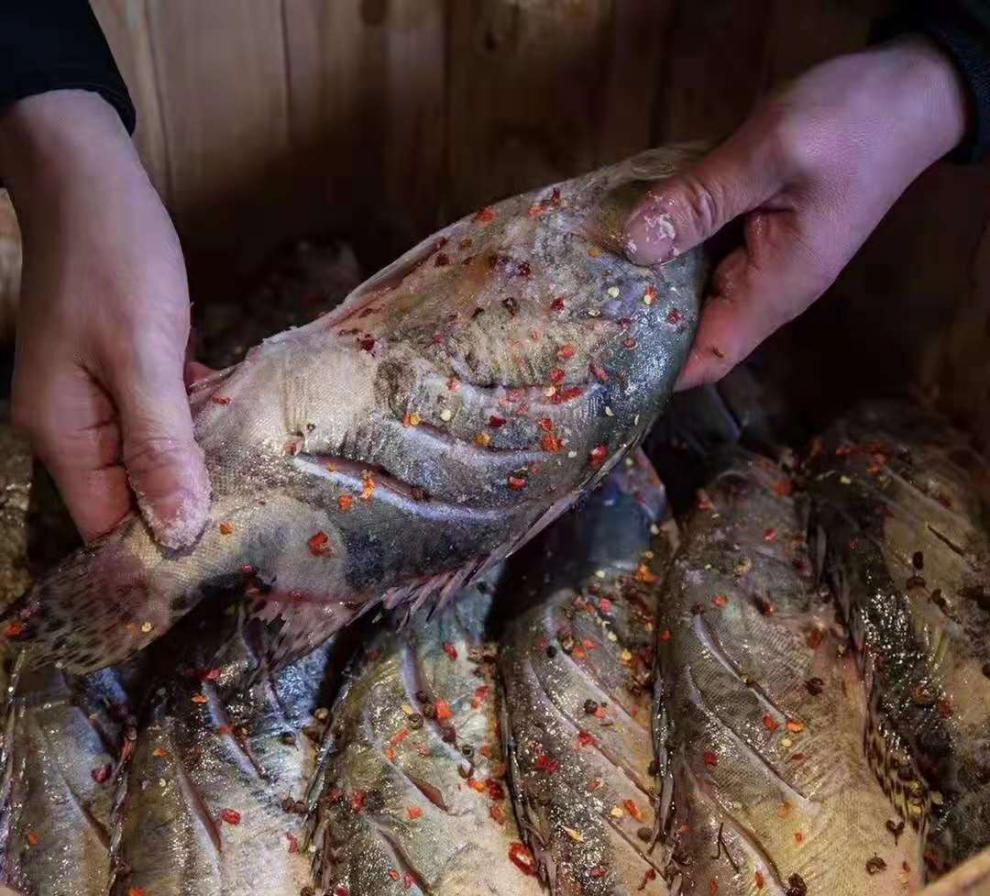 桂鱼冰鲜臭鳜鱼正宗安徽黄山新鲜臭鳜鱼一整箱臭桂鱼78两鱼5条