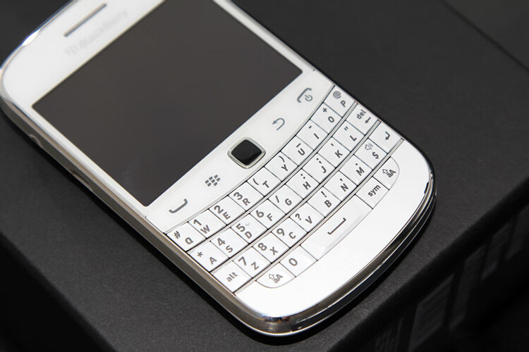 blackberry/黑莓 key2三网通9900戒网手机触屏学生备用机9930 白色