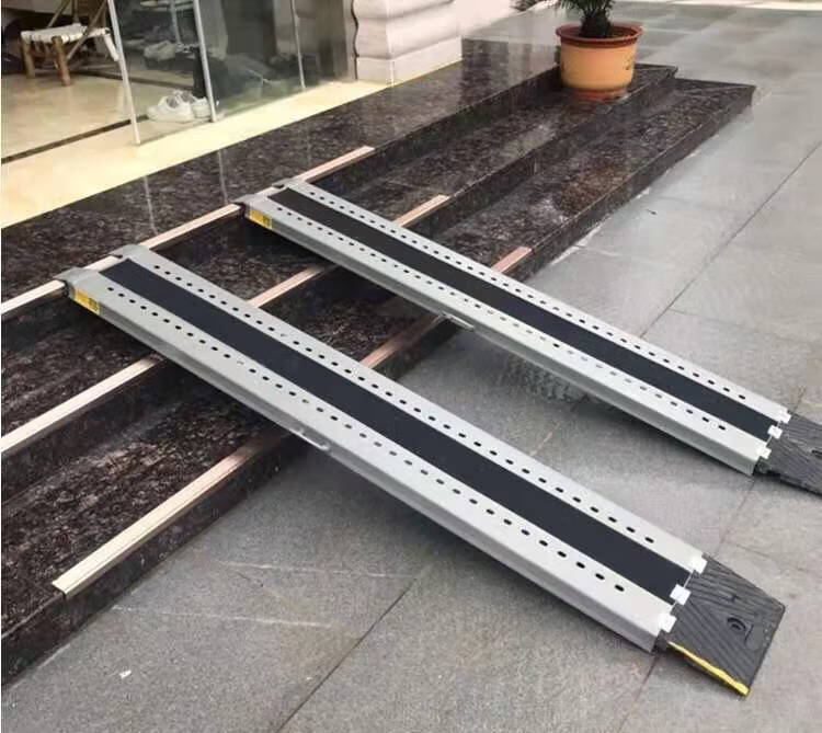 【药房直售】轮椅上楼梯便携式无障碍坡道板摩托轮椅电动车上车上楼