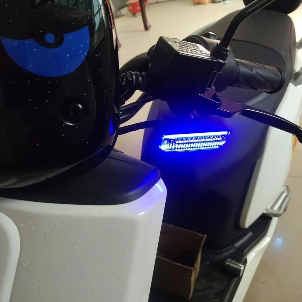 适用于小牛外壳全套小牛电动车改装led流水转向mu1m1摩托车灯12v高亮