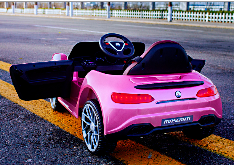 玛莎拉蒂儿童电动车带遥控宝宝汽车小孩可坐人可摇摆四驱电瓶童车标配