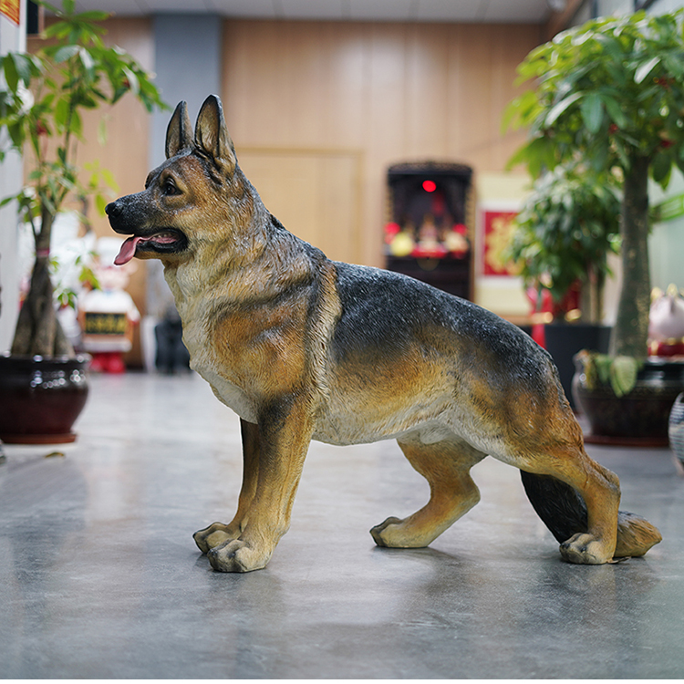 子木雅居仿真金毛秋田犬狗狗摆件玻璃钢雕塑别墅模型室外花园庭院景观