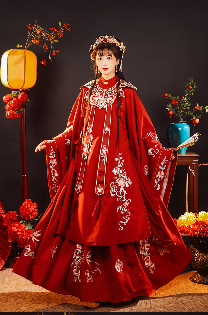 明制婚服汉服女长衫云肩花嫁2021年新款重工刺绣套装锦上添花二团云肩